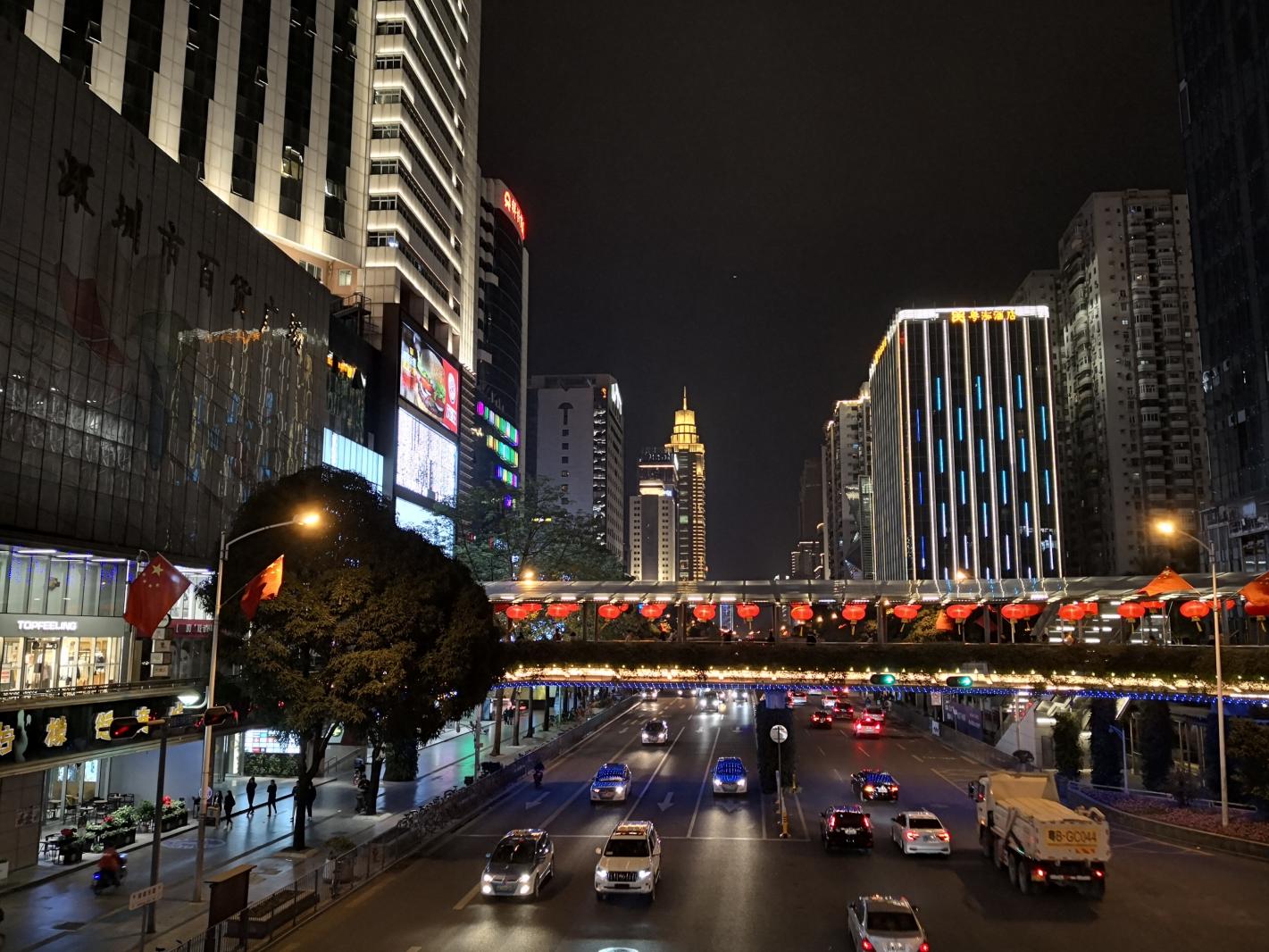 深南路门诊部天桥夜景
