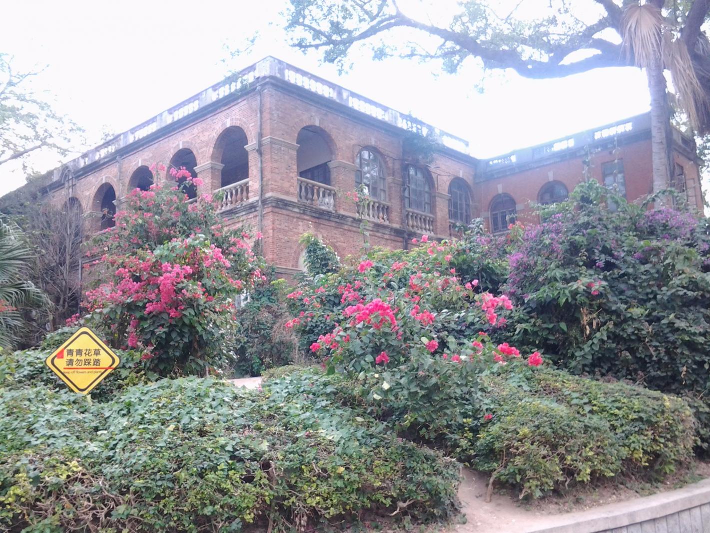 厦门（厦门大学，鼓浪屿，普陀寺，胡里山炮台，福建土楼）
