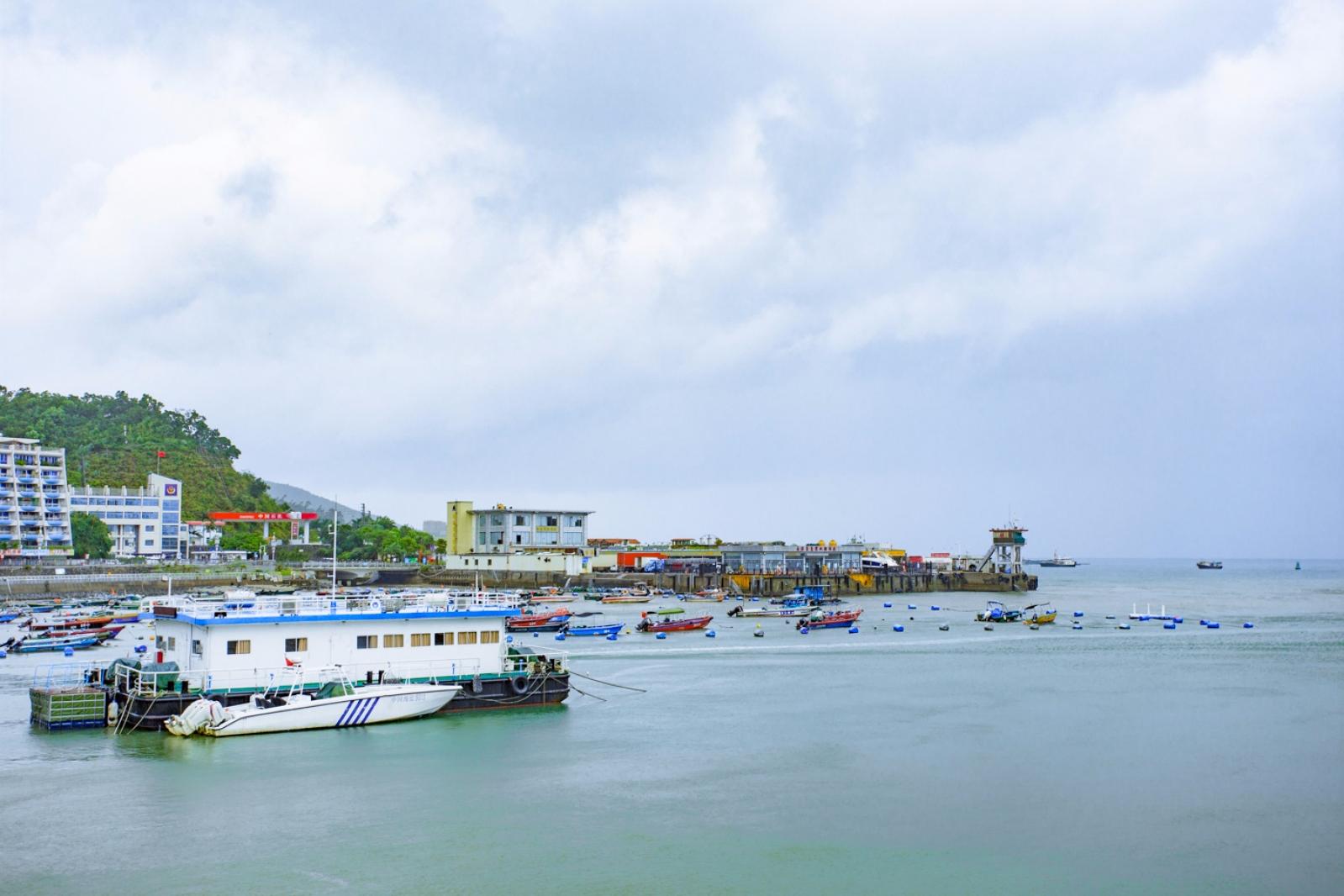 深圳南澳月亮湾