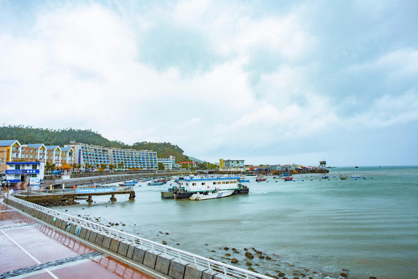 深圳南澳月亮湾