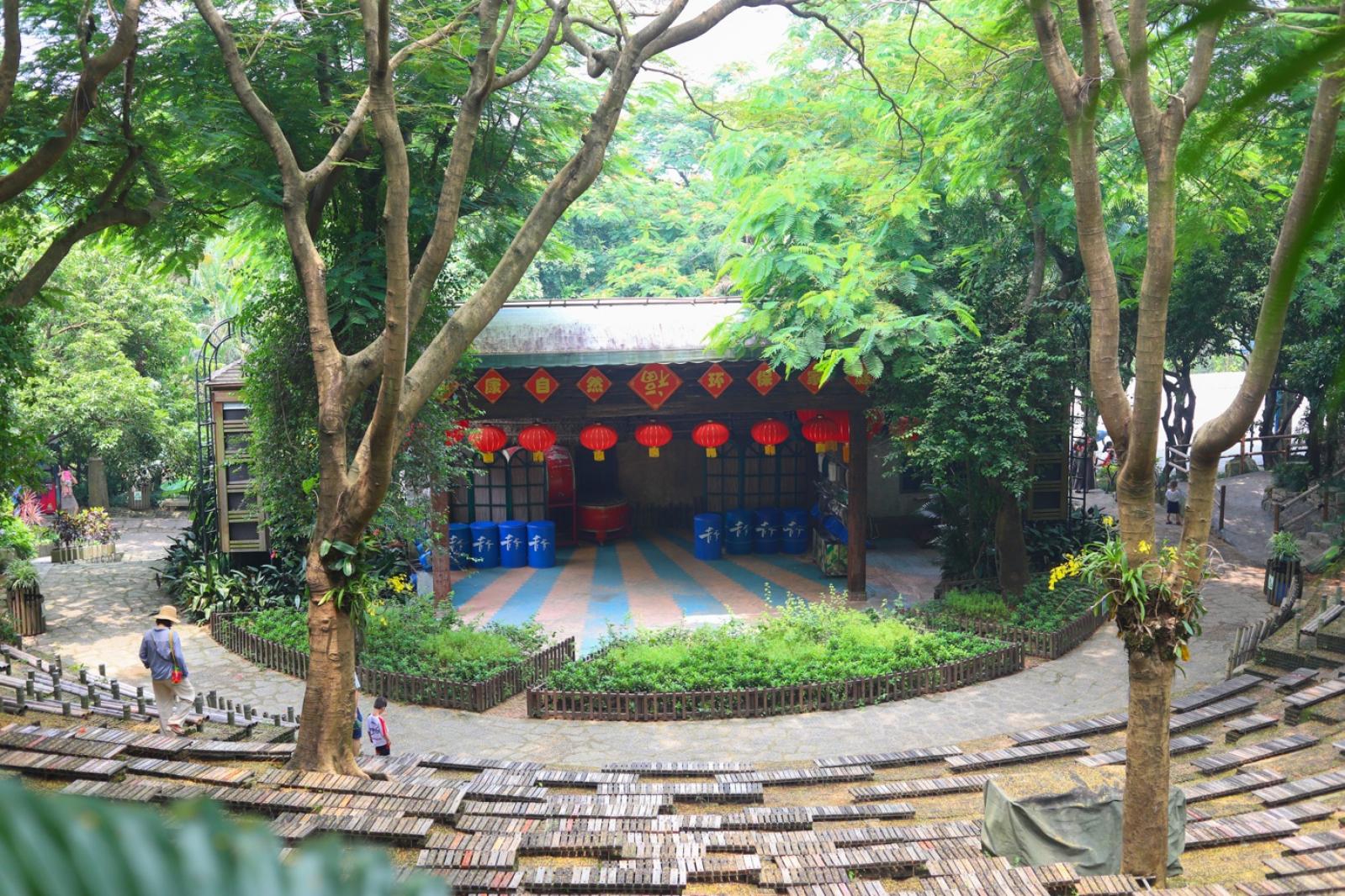 青青世界
