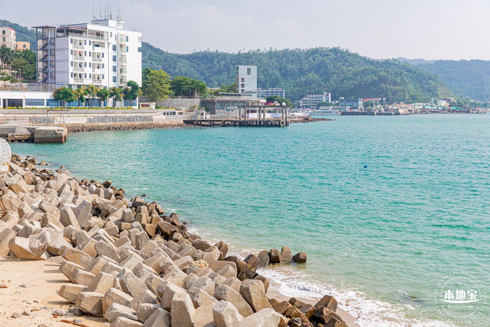 机车港湾海边