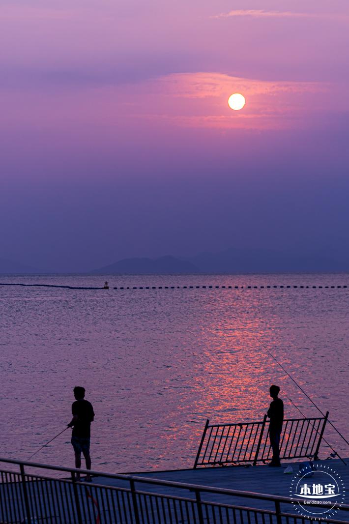机车港湾海边