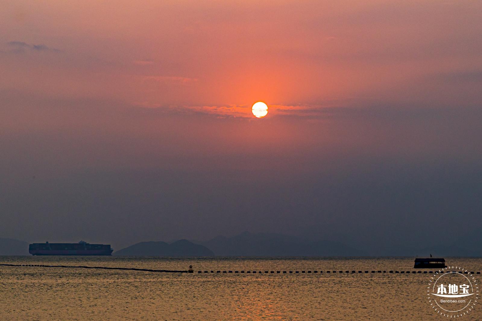 机车港湾海边