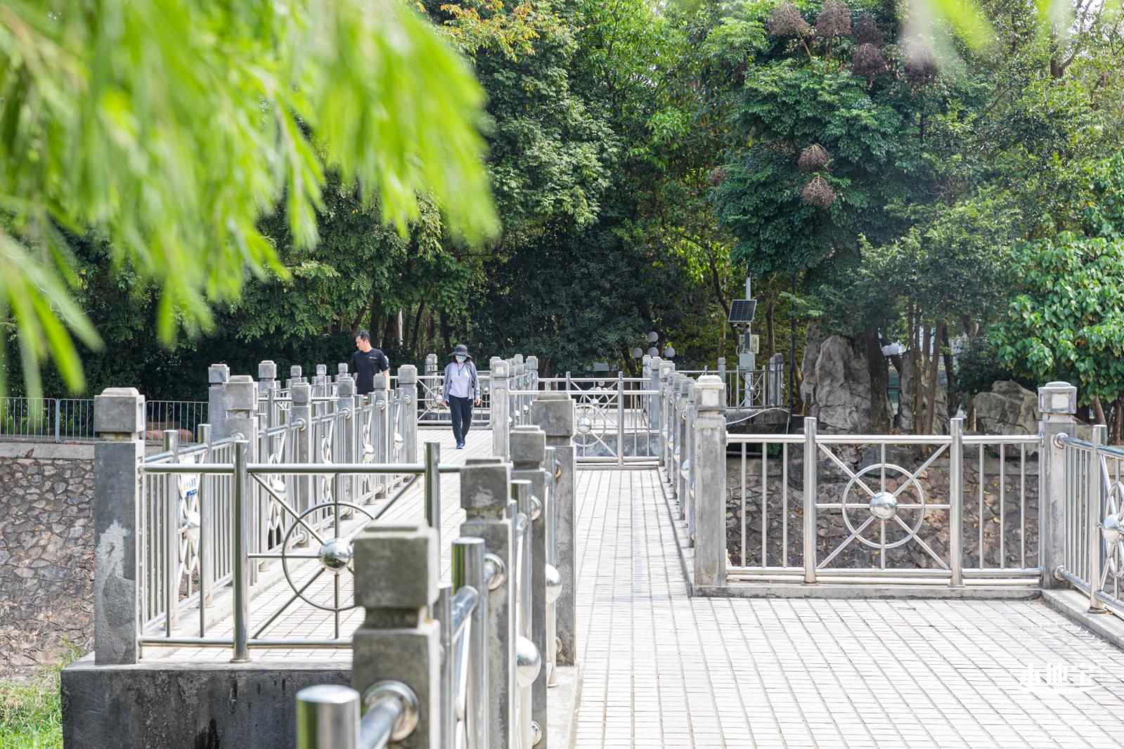 东湖趣味动物苑