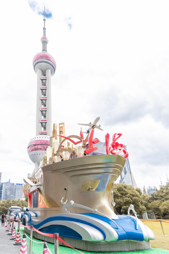 上海彩车展示