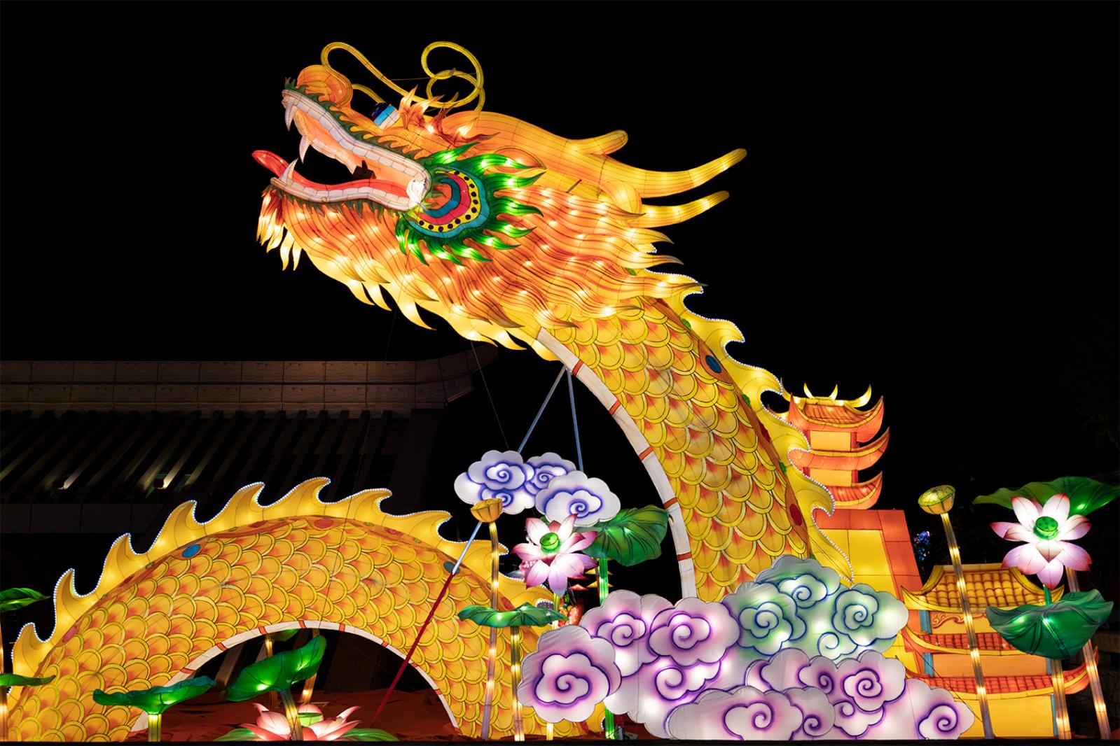 广富林灯会