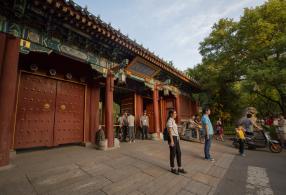 北京大学西校门