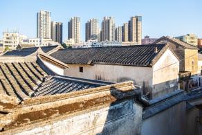 大万世居