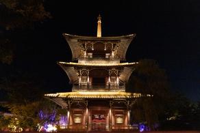 广富林灯会