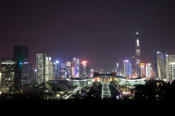 深圳莲花山顶夜景