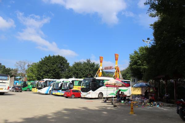 龙岗园山风景区停车场