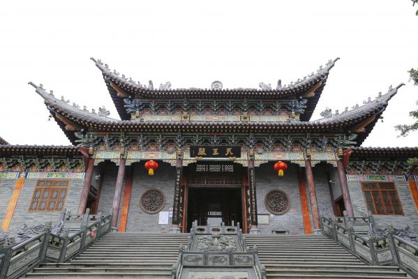 大鹏东山寺