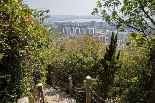 塘朗山公园