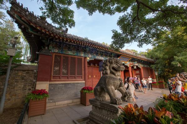 北京大学西校门