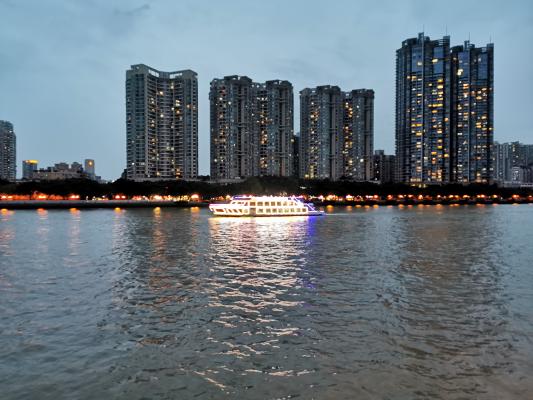 珠江夜游-小蛮腰