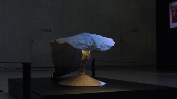 叶锦添巨人展