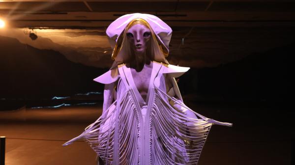 叶锦添巨人展