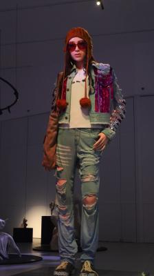 叶锦添巨人展