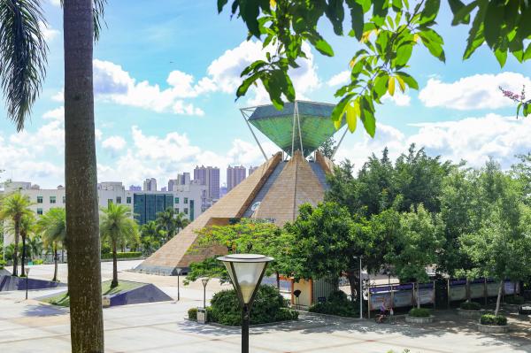 深圳凤凰山国家矿山公园