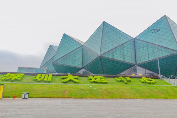 龙岗大运中心