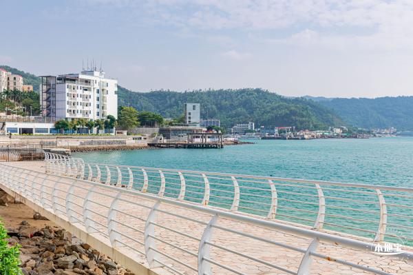 机车港湾海边
