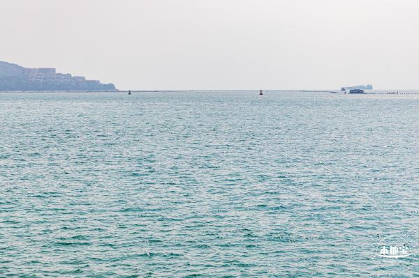 机车港湾海边