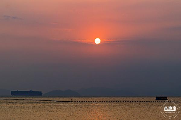 机车港湾海边