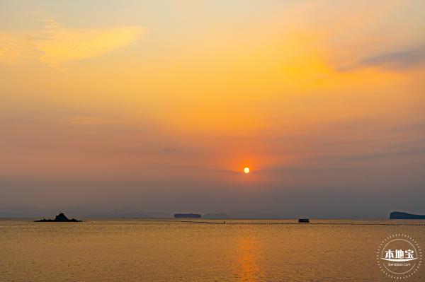 机车港湾海边