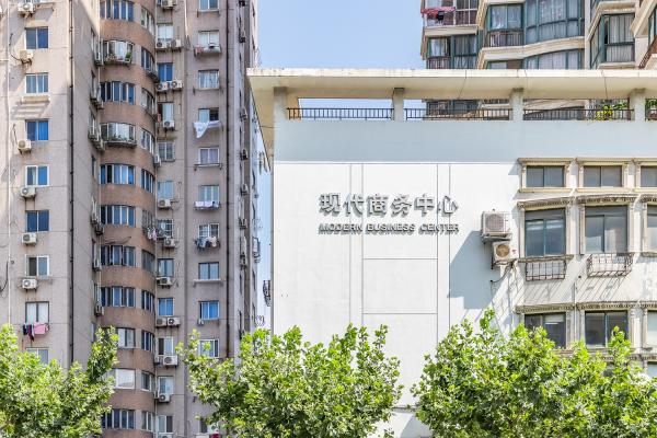 上海漕宝路现代商务中心