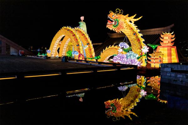 广富林灯会