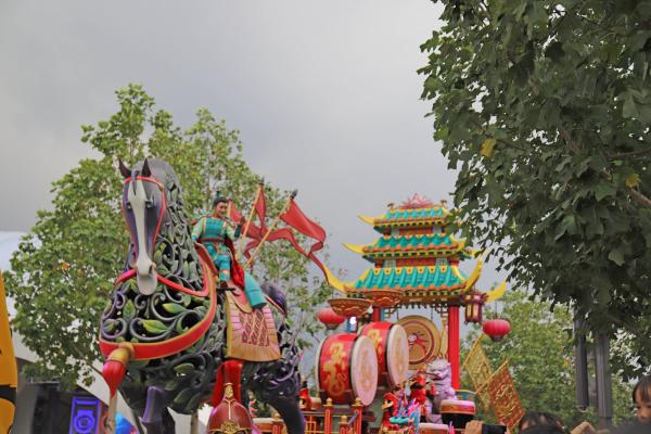 上海迪士尼花车巡游